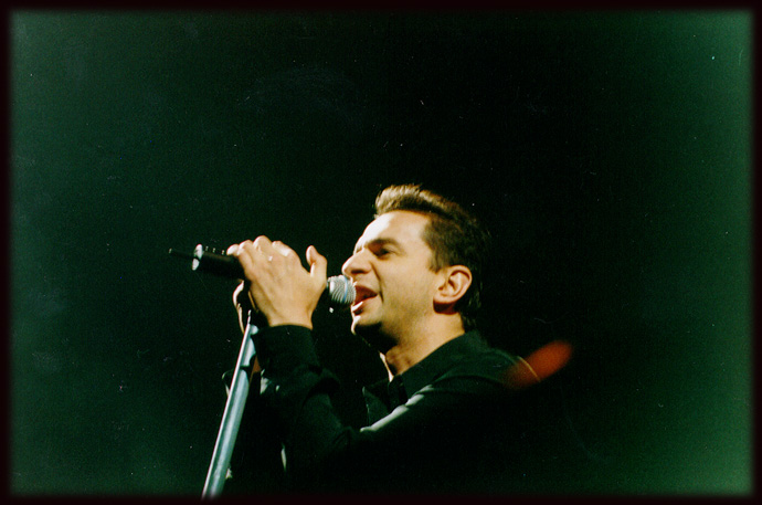 Фотография фронтмена группы  Depeche Mode